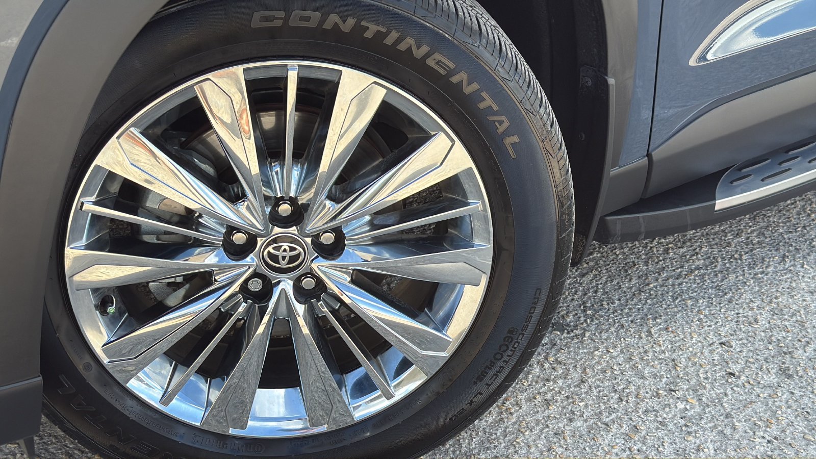 Used 2025 Toyota Grand Highlander AWD image 29