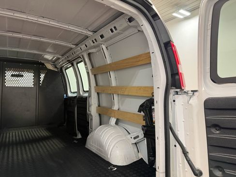 Used 2024 GMC Savana 2500 w/ Driver Convenience Package image 77