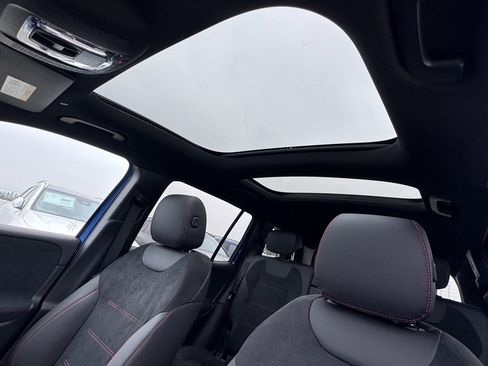 Used 2024 Mercedes-Benz GLB 250 image 22