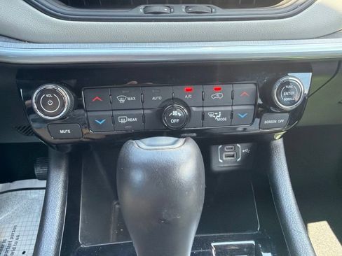Used 2025 Jeep Compass Limited AWD/4WD image 24