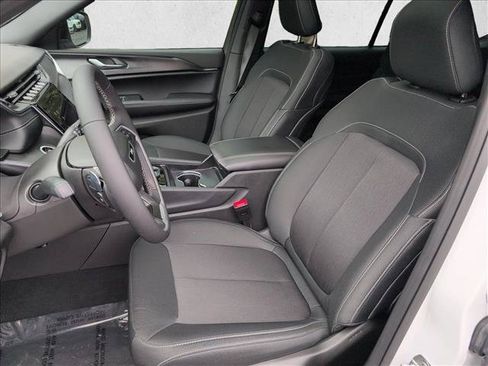 Used 2025 Jeep Grand Cherokee L Laredo RWD image 18