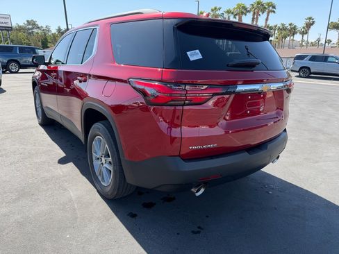Used 2023 Chevrolet Traverse LT FWD image 5