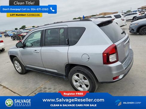 Used 2017 Jeep Compass Latitude FWD image 3