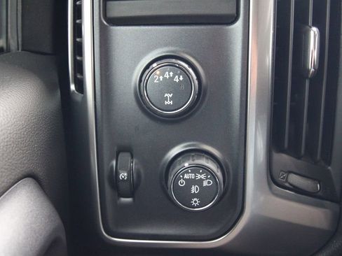 Used 2019 Chevrolet Silverado 2500 LT AWD/4WD image 23