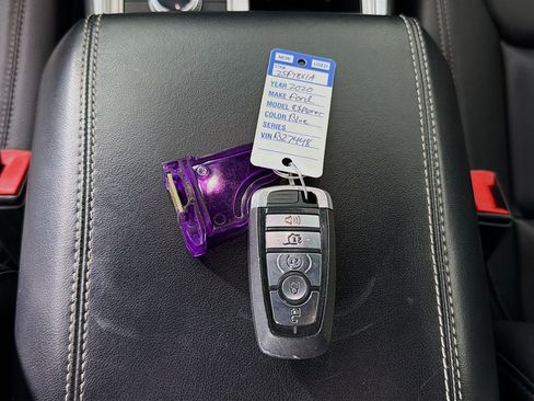 Used 2020 Ford Explorer XLT w/ Equipment Group 202A image 31