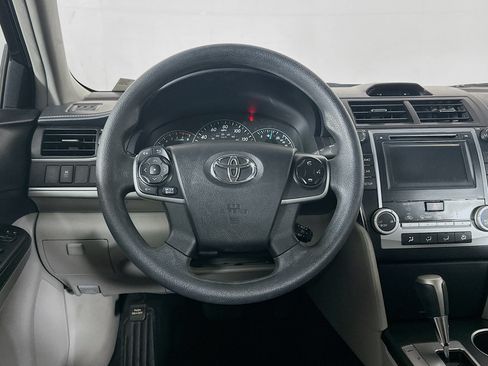 Used 2014 Toyota Camry FWD image 17