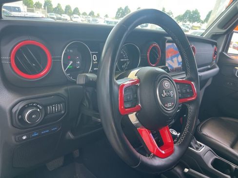 Used 2022 Jeep Wrangler Unlimited Sahara w/ Cold Weather Group AWD/4WD image 9