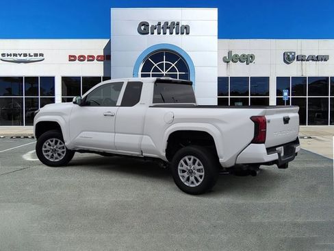 Used 2024 Toyota Tacoma SR5 image 9