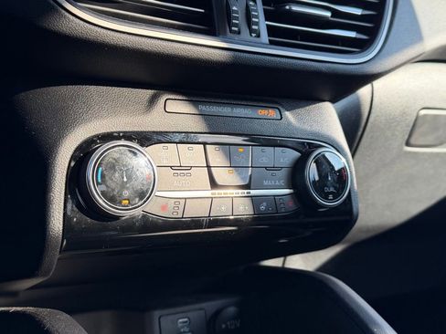 Used 2022 Ford Escape SE w/ Convenience Package image 26