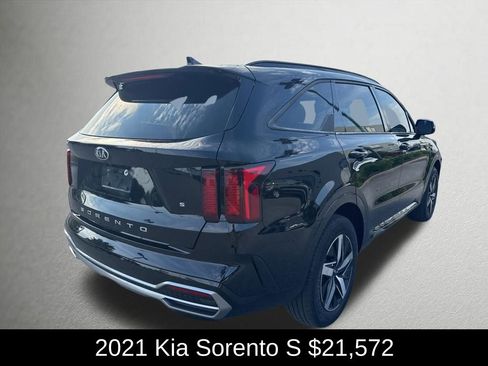 Used 2021 Kia Sorento S FWD image 3
