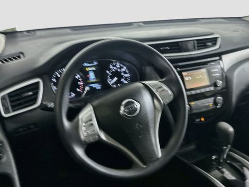 Used 2015 Nissan Rogue S FWD image 18