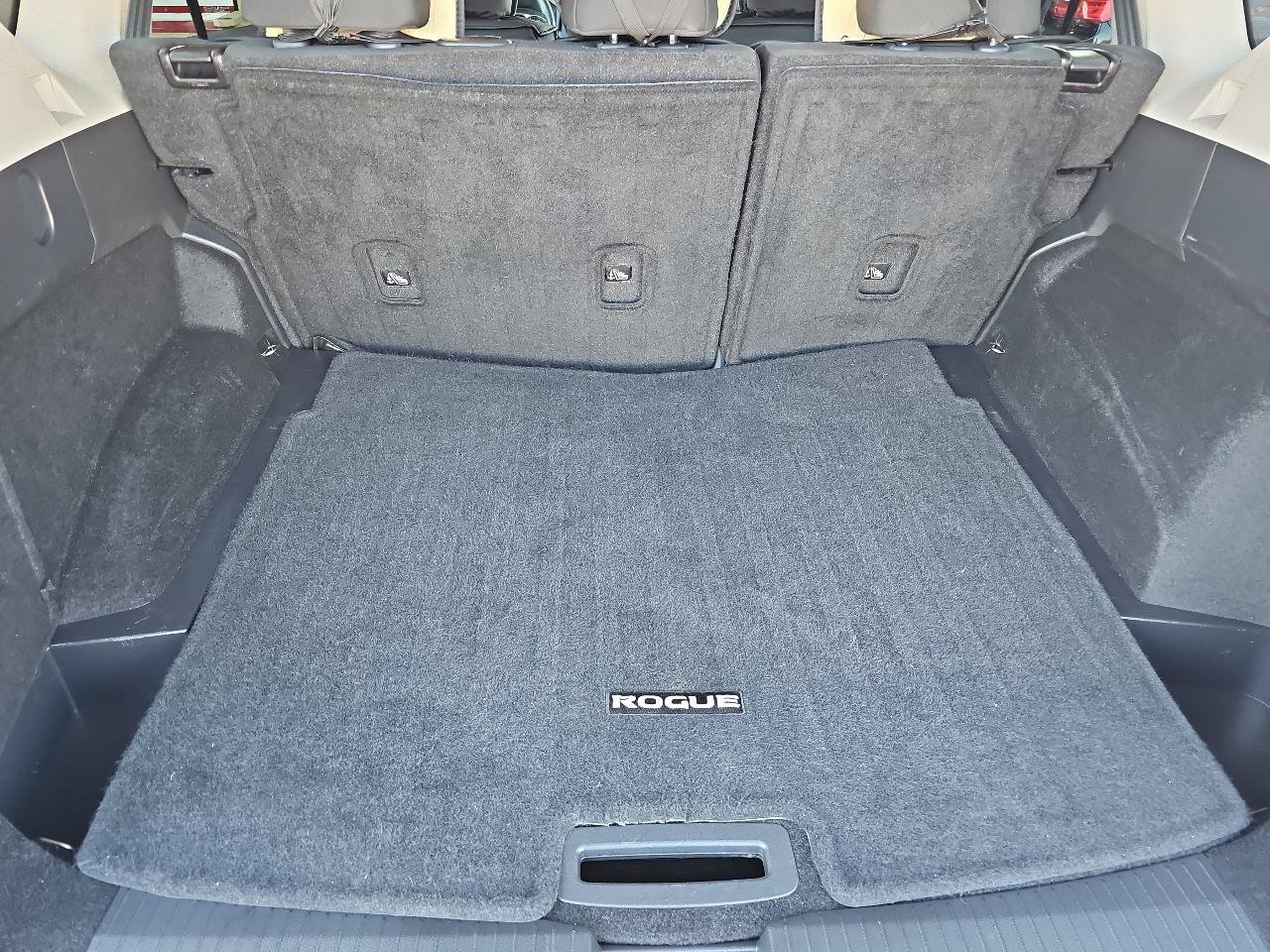 Used 2024 Nissan Rogue S AWD/4WD image 17