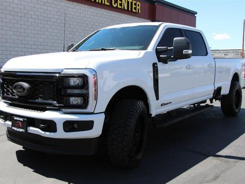Used 2025 Ford F250 XLT w/ Black Appearance Package AWD/4WD image 4