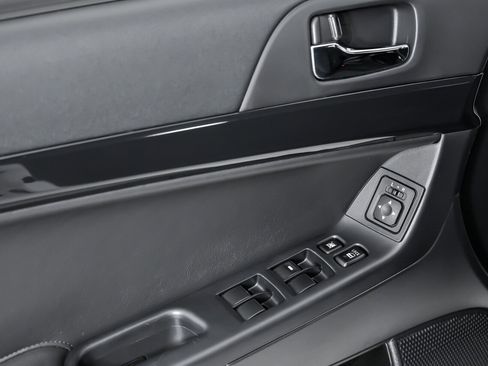 Used 2014 Mitsubishi Lancer Evolution GSR image 18