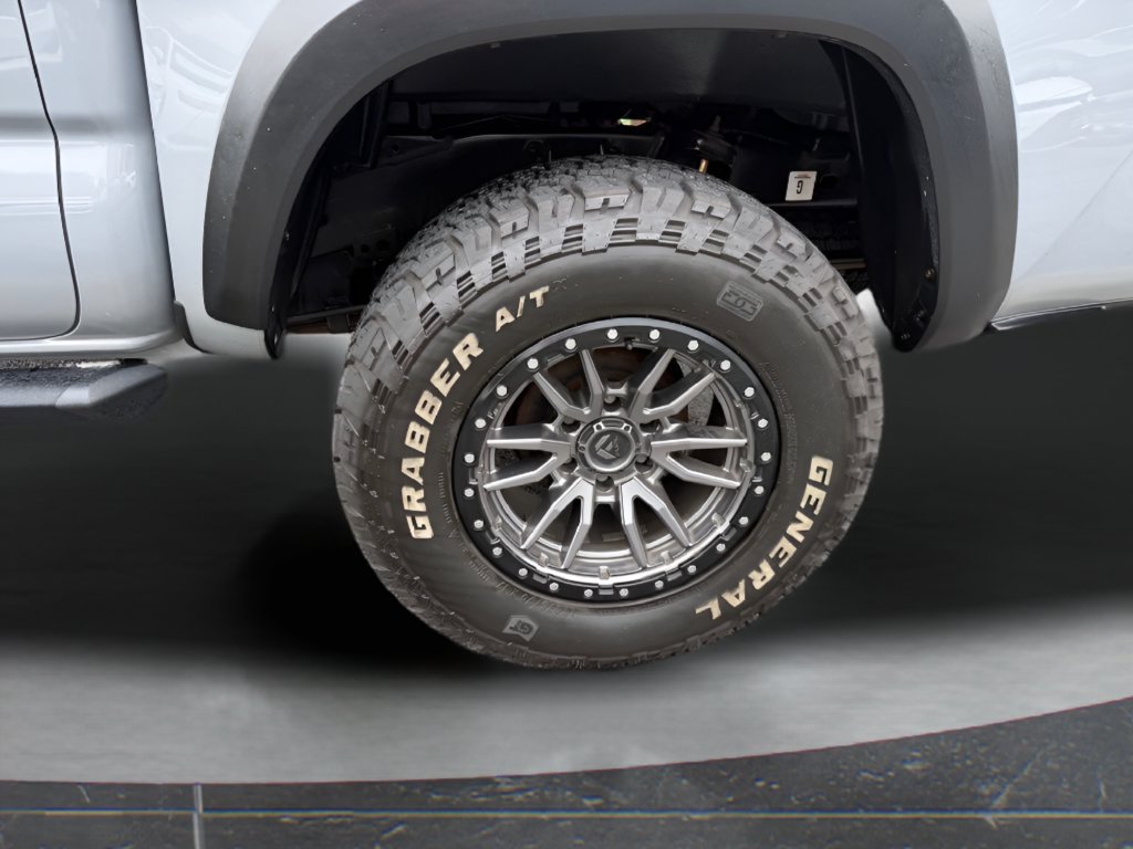 Used 2021 Toyota Tacoma SR5 w/ Trail Edition AWD/4WD image 11