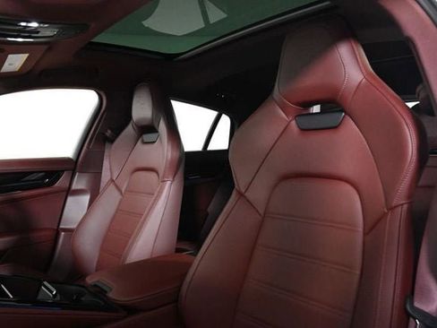 Certified 2024 Porsche Panamera 4 image 5