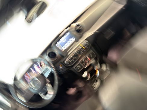 Used 2020 Jeep Gladiator Sport w/ Quick Order Package 24S image 19