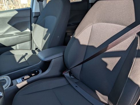 Used 2024 Hyundai Kona SEL image 17