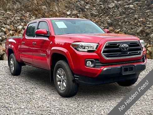 Used 2018 Toyota Tacoma SR5 AWD/4WD image 9