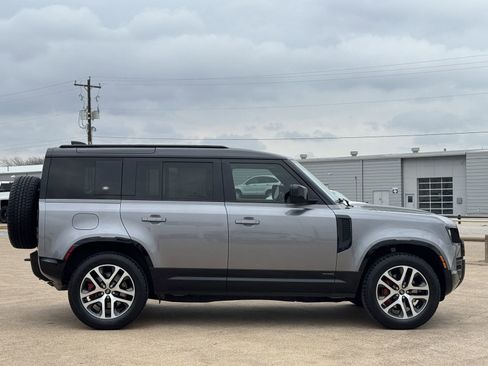 Used 2022 Land Rover Defender 110 X image 3