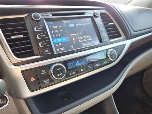 Used 2016 Toyota Highlander Limited Platinum image 10