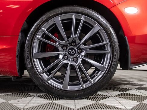 Used 2017 INFINITI Q60 Red Sport 400 RWD image 40