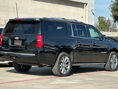 Used 2016 Chevrolet Suburban LTZ image 3