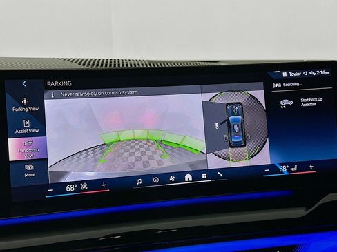 Used 2026 BMW 550e xDrive w/ Premium Package image 17