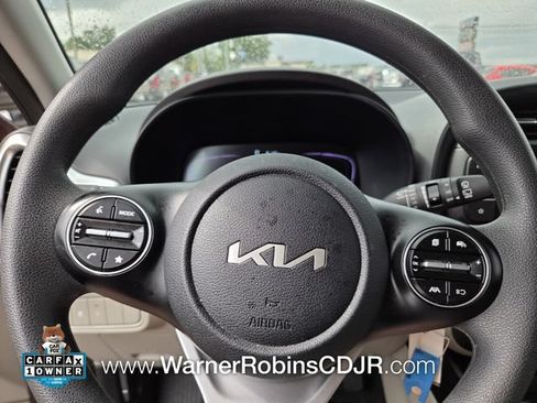 Used 2025 Kia Soul LX w/ LX Technology Package FWD image 25