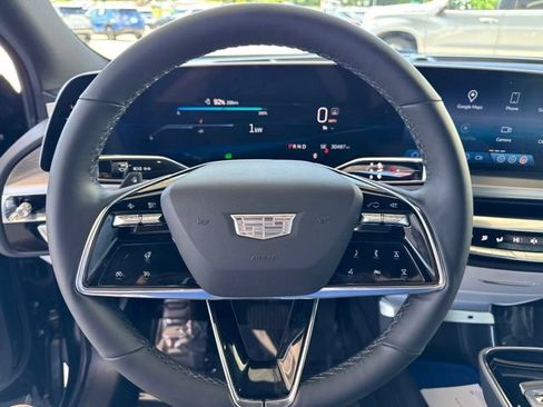 Used 2024 Cadillac Lyriq Luxury AWD/4WD image 13