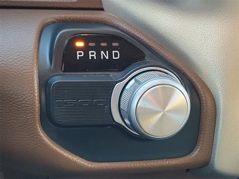 Used 2019 RAM 1500 Laramie w/ Bed Utility Group image 11