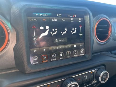 Used 2021 Jeep Gladiator Mojave image 10