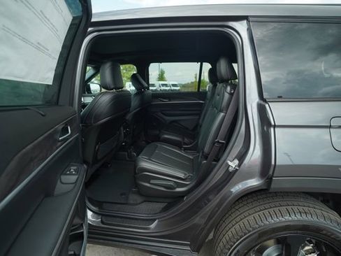 New 2025 Jeep Grand Cherokee L Limited w/ Luxury Tech Group II image 15