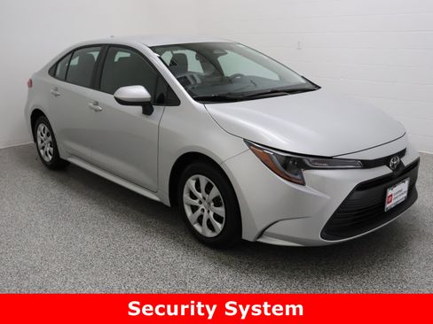 Certified 2025 Toyota Corolla LE image 4