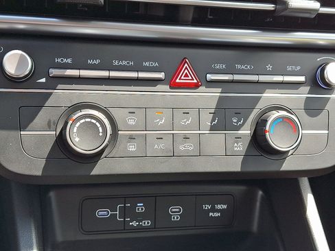 Used 2025 Hyundai Tucson SE AWD/4WD image 15