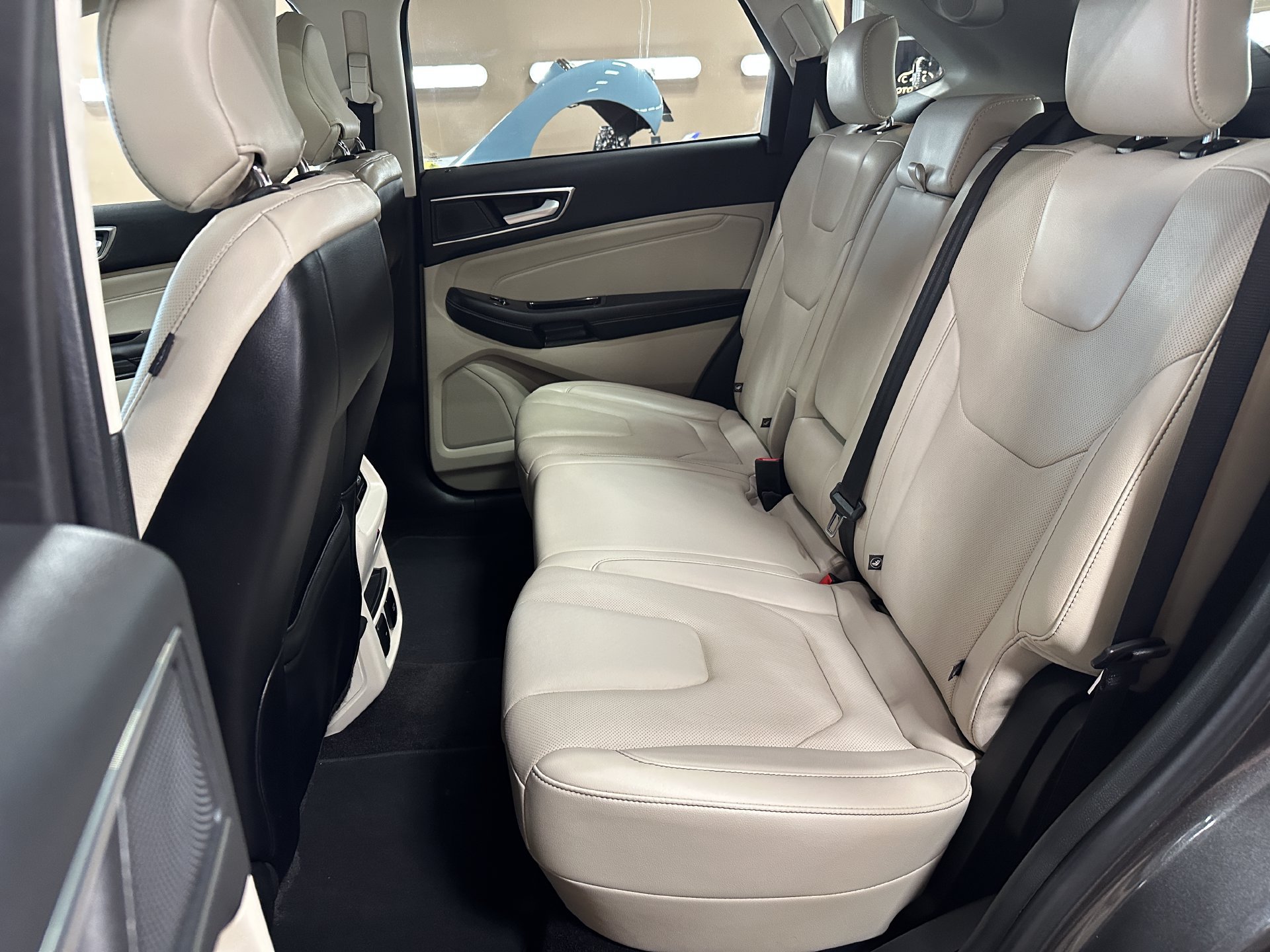 Used 2019 Ford Edge Titanium w/ Equipment Group 301A AWD/4WD image 14