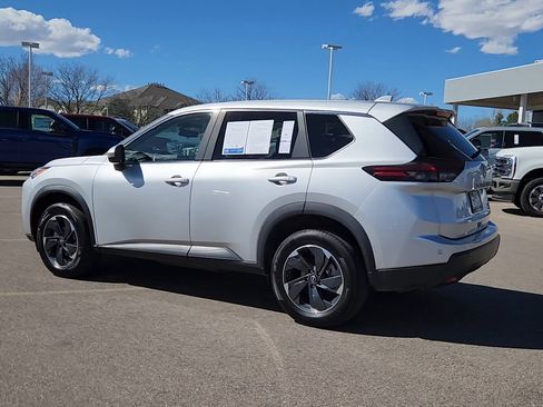 Used 2025 Nissan Rogue SV AWD/4WD image 21