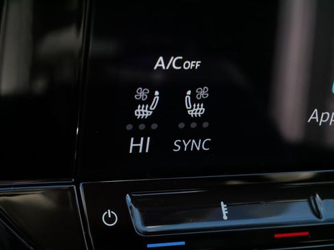 Certified 2025 Volkswagen Atlas SE w/ Black Wheel Package image 30