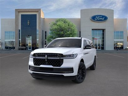 New 2026 Lincoln Navigator L Reserve w/ Jet Appearance Package