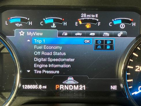 Used 2015 Ford F150 Platinum w/ Equipment Group 701A Luxury image 21