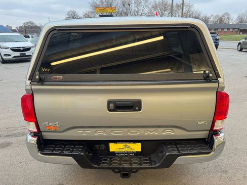 Used 2016 Toyota Tacoma SR5 w/ SR5 Appearance Package (SN) image 3