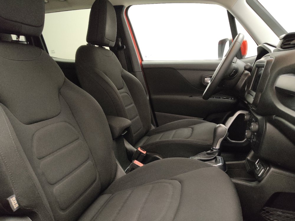 Used 2020 Jeep Renegade Latitude FWD image 21