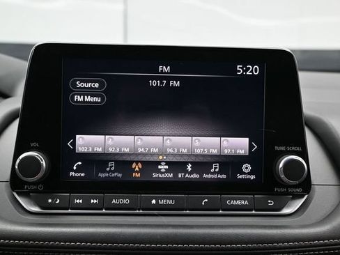 Used 2025 Nissan Rogue SV FWD image 32