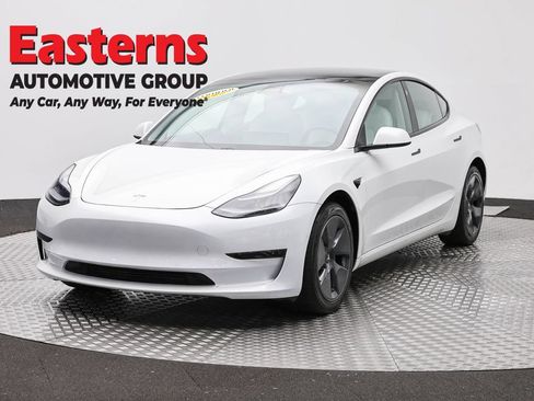 Used 2021 Tesla Model 3 Standard Range Plus RWD image 1