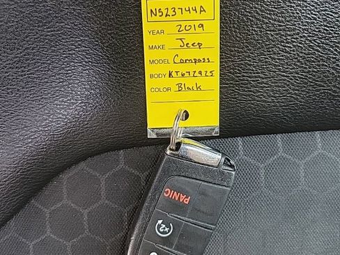 Used 2019 Jeep Compass Latitude AWD/4WD image 37