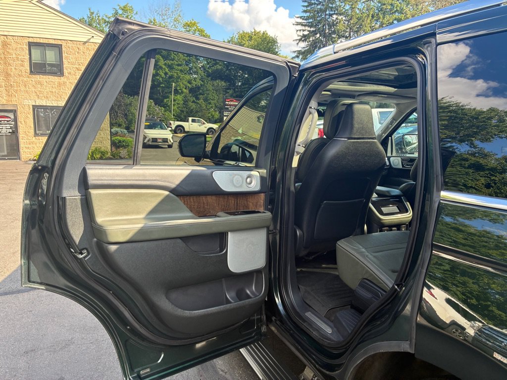 Used 2022 Lincoln Navigator Black Label AWD/4WD image 14