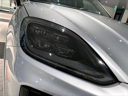 Used 2025 Porsche Cayenne GTS image 15