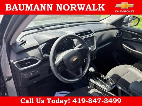 Used 2023 Chevrolet TrailBlazer LT FWD image 18