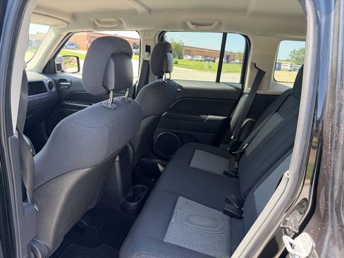 Used 2010 Jeep Patriot Latitude FWD image 8