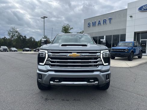 Used 2024 Chevrolet Silverado 2500 High Country w/ Z71 Off-Road Package image 9